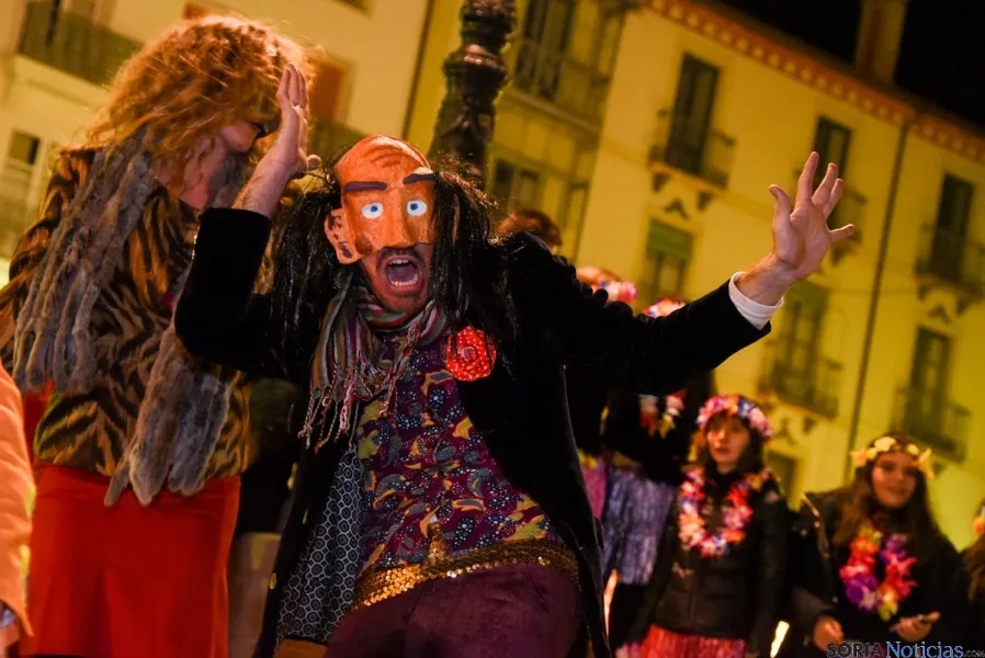 Foto 7 - Percusi&oacute;n, teatro y mucho disfraz infantil