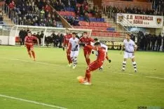 Foto 6 - El Numancia gana, con dos goles de Julio &Aacute;lvarez, al Mallorca