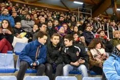 Foto 27 - La afici&oacute;n rojilla estrena la calefacci&oacute;n de Los Pajaritos