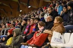 Foto 14 - La afici&oacute;n rojilla estrena la calefacci&oacute;n de Los Pajaritos