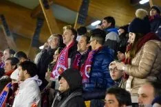 Foto 12 - La afici&oacute;n rojilla estrena la calefacci&oacute;n de Los Pajaritos