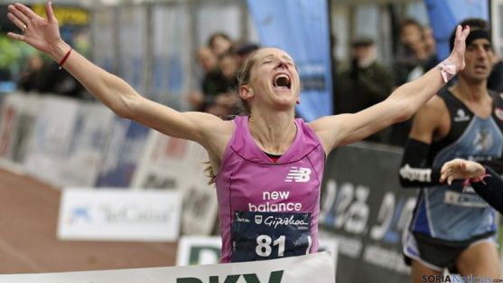 La atleta afincada en Soria ha conseguido hoy la mínima para participar en el maratón.