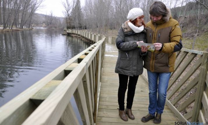 El alcalde Martínez, con la anterior concejala de Medio Ambiente, Ana Calvo.