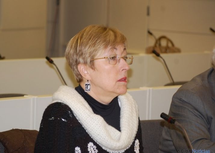 Eloísa Álvarez, en la tribuna de oradores, en el Senado.