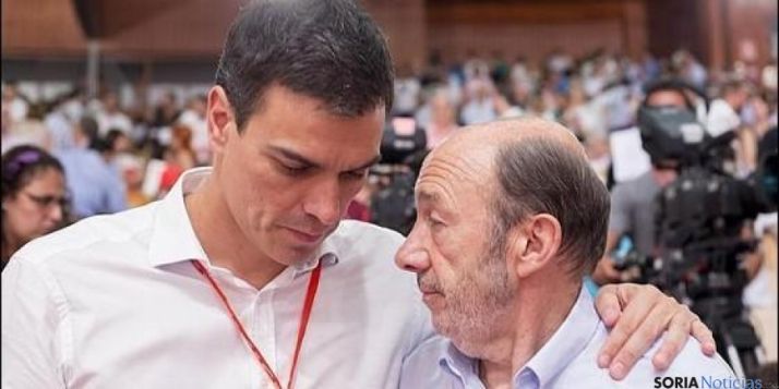 Pedro Sánchez y Alfredo Pérez Rubalcaba.