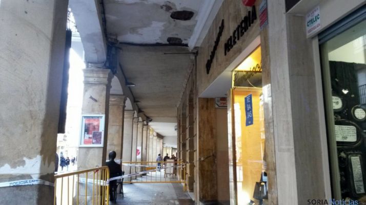 El falso techo dañado. / SN