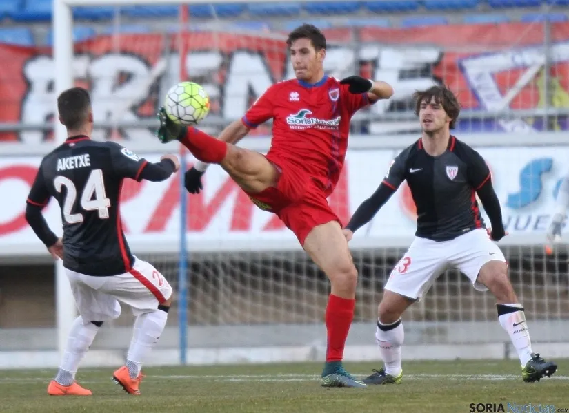 Foto 2 - El Numancia remonta y sufre ante el Bilbao Athletic (3-2)