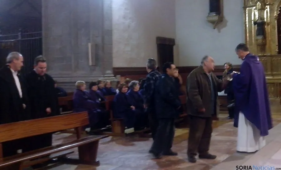 El relicario con las Santas Espinas
