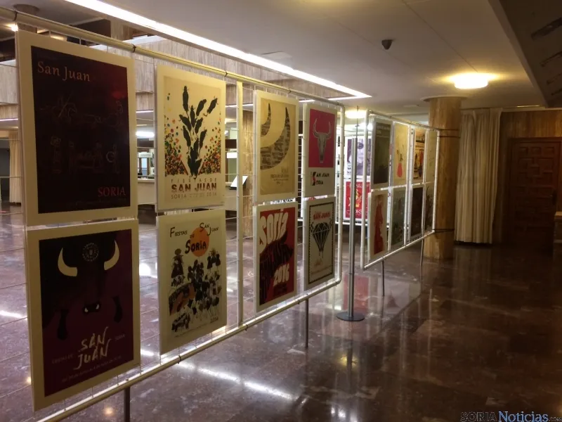 La exposición, en el patio de columnas del ayuntamiento./Ayto.