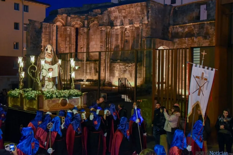 Vía Crucis de la Cofradía de las Caídas de Jesús. /Ana Isla