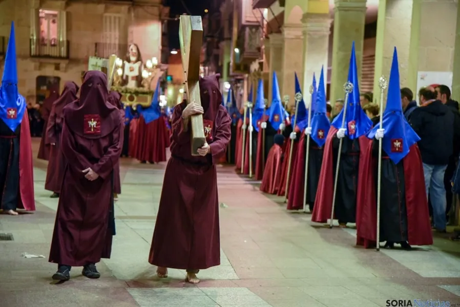 Vía Crucis de la Cofradía de las Caídas de Jesús. /Ana Isla