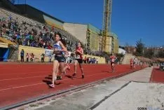 Foto 3 - La primera jornada de atletismo en pista al aire libre se celebra en Los Pajaritos