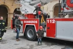 Bomberos y niños, protagonistas. / SN
