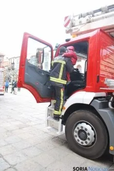Bomberos y niños, protagonistas. / SN