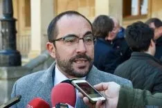 Minuto de silencio en el Ayuntamiento de Soria. /Ana Isla