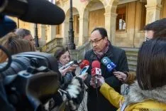 Minuto de silencio en el Ayuntamiento de Soria. /Ana Isla