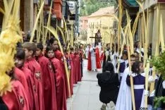 Foto 16 - Los ni&ntilde;os protagonizan la procesi&oacute;n de la Borriquilla que inicia la Pasi&oacute;n