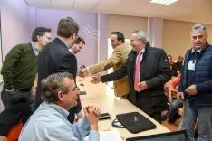 Llegada de De Miguel y Lozano a la reunión. /Ana Isla