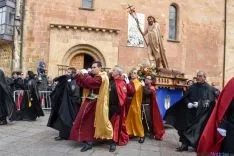 Encuentro de la Virgen de la Alegría y Jesús Resucitado. /Ana Isla