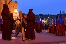 Vía Crucis de la Cofradía de las Caídas de Jesús. /Ana Isla