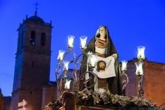 Vía Crucis de la Cofradía de las Caídas de Jesús. /Ana Isla
