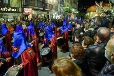 Vía Crucis de la Cofradía de las Caídas de Jesús. /Ana Isla