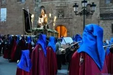 Vía Crucis de la Cofradía de las Caídas de Jesús. /Ana Isla