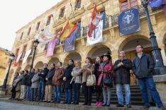 Minuto de silencio en el Ayuntamiento de Soria. /Ana Isla