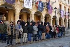 Minuto de silencio en el Ayuntamiento de Soria. /Ana Isla