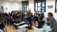 Charla sobre los riesgos de internet