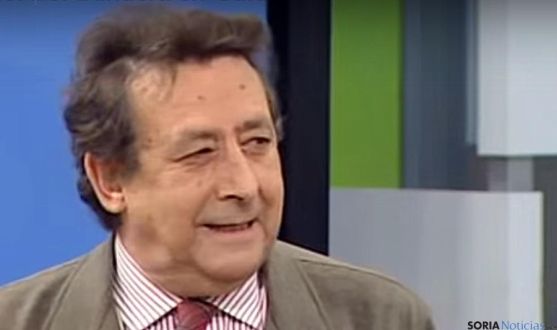 El periodista Alfonso Ussía en una entrevista televisiva./TM