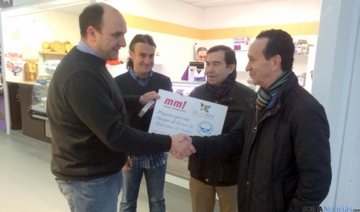 Arlegui (izda.) y Parra en la entrega.