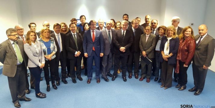 El grupo de senadores de Castilla y León este jueves. 