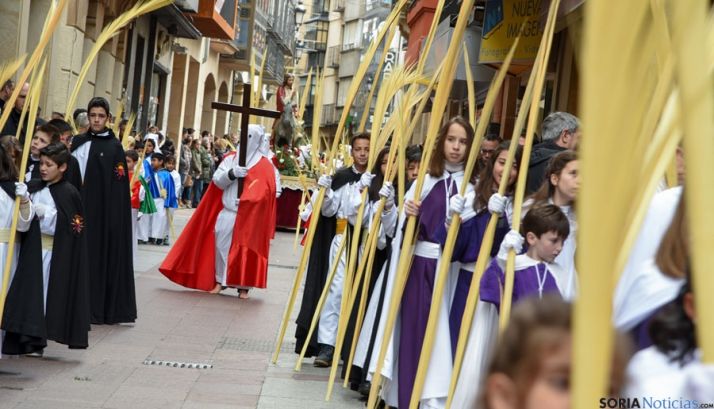 En la procesión de la Borriquilla participan todas las cofradías