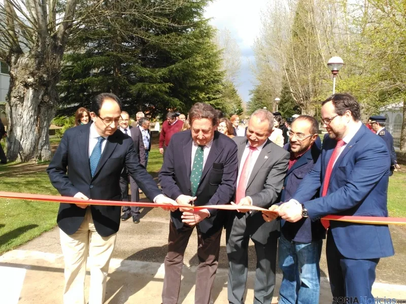 Corte de la cinta inaugural
