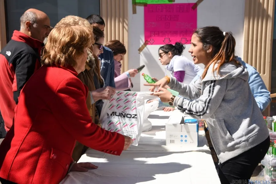 Operación bocata a favor de Manos Unidas. /Ana Isla
