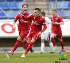 Foto 6 - Victoria del Numancia ante el Huesca que le permite alejarse del descenso (3-2)