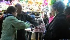 Ambiente festivo en la tarde noche de este lunes. / SN