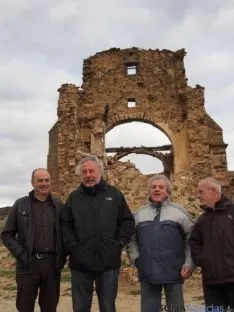 Foto 6 - Julio Llamazares, socio de honor de la Asociaci&oacute;n de Sarnago.