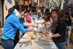 Operación bocata a favor de Manos Unidas. /Ana Isla
