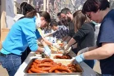 Operación bocata a favor de Manos Unidas. /Ana Isla