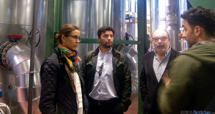 Un momento de la visita a la planta. 