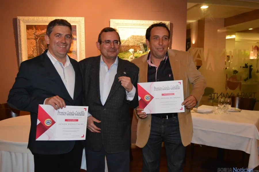 Foto 10 - Adolfo Sainz y Jes&uacute;s de L&oacute;zar, premios guinda y guindilla de la APIS