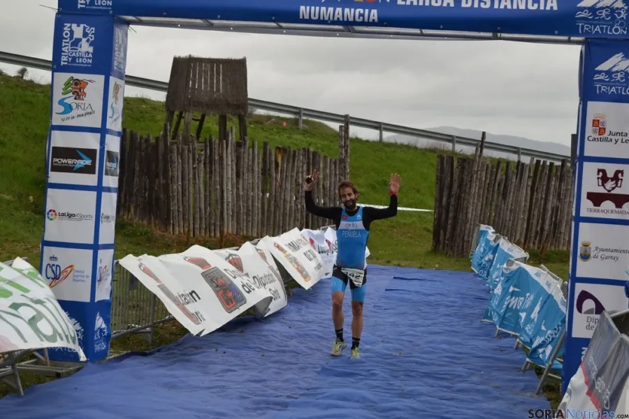 Foto 7 - Pe&ntilde;uela, Lazo y Alba, podium masculino del Campeonato de Duatlon celebrado en Garray 