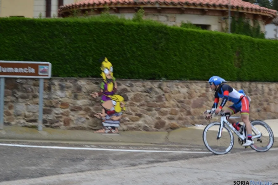 Foto 9 - Pe&ntilde;uela, Lazo y Alba, podium masculino del Campeonato de Duatlon celebrado en Garray 