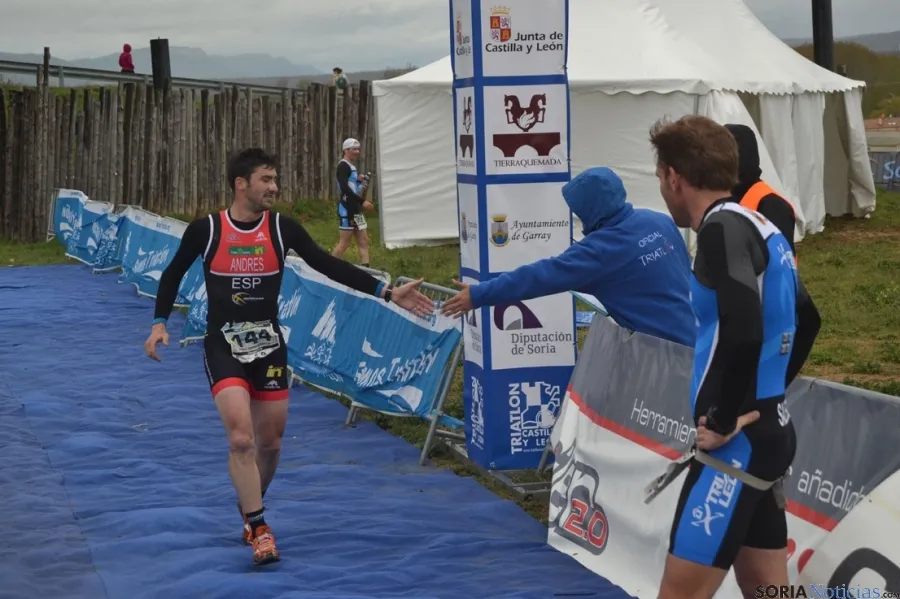 Foto 10 - Pe&ntilde;uela, Lazo y Alba, podium masculino del Campeonato de Duatlon celebrado en Garray 