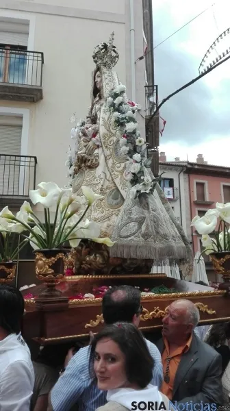 Procesión con la Virgen de los Remedios