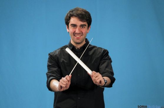 Alejandro Puerta, director de la orquesta JOECOM