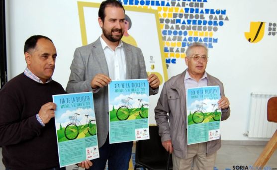 Martín (izda.), Hernández y Sánchez en la presentación de la jornada. / Ayto.