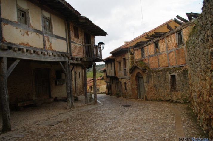 Calle principal de Calatañazor.